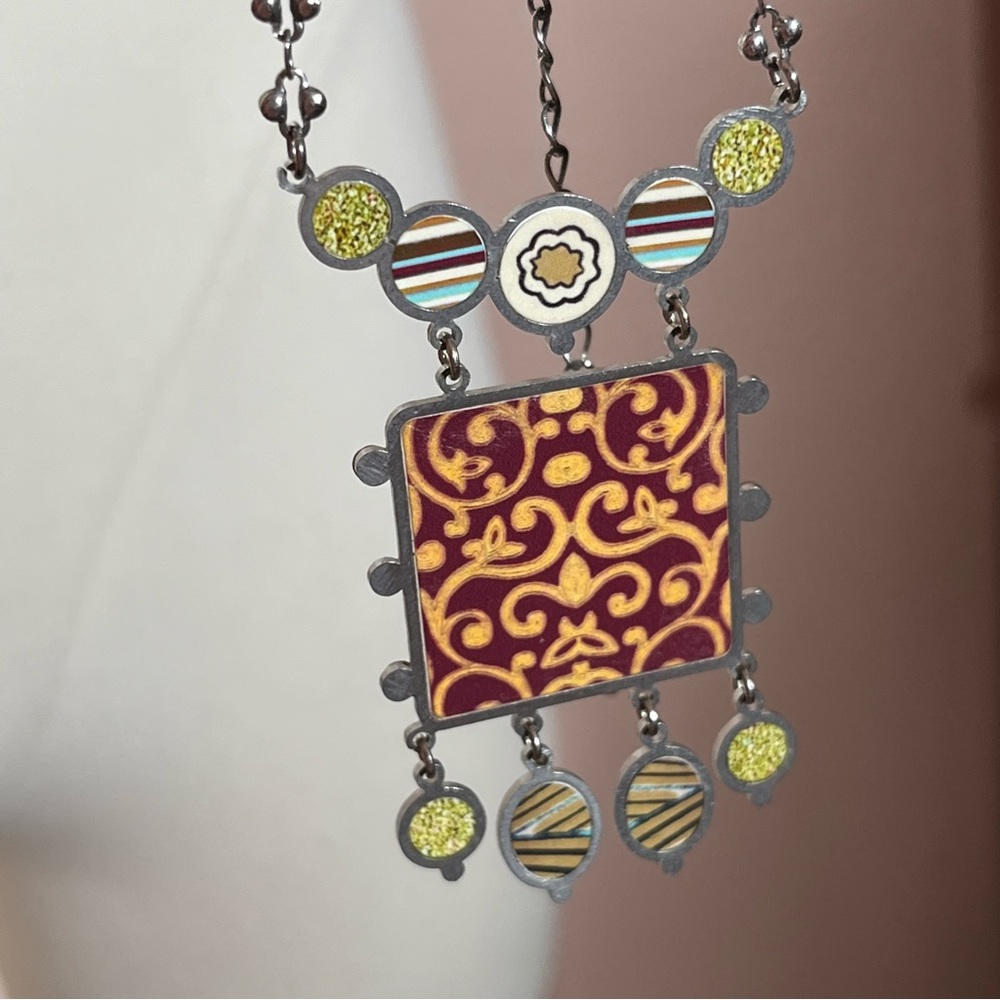VGUVC Yoolles Estate Multicolor Silver Pendant Necklace w/Gold & Red Accents - Picture 7 of 15